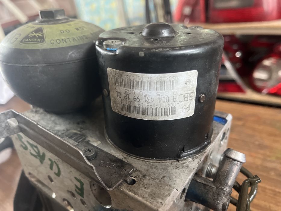 pompa abs mercedes eclass