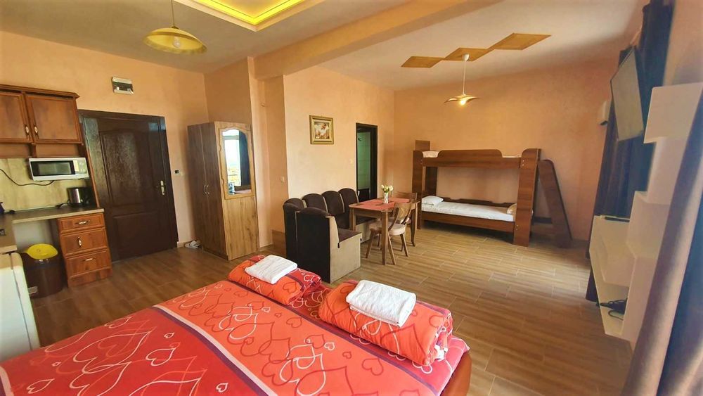 помещения под наем на центъра на града стаи, студия  и офиси