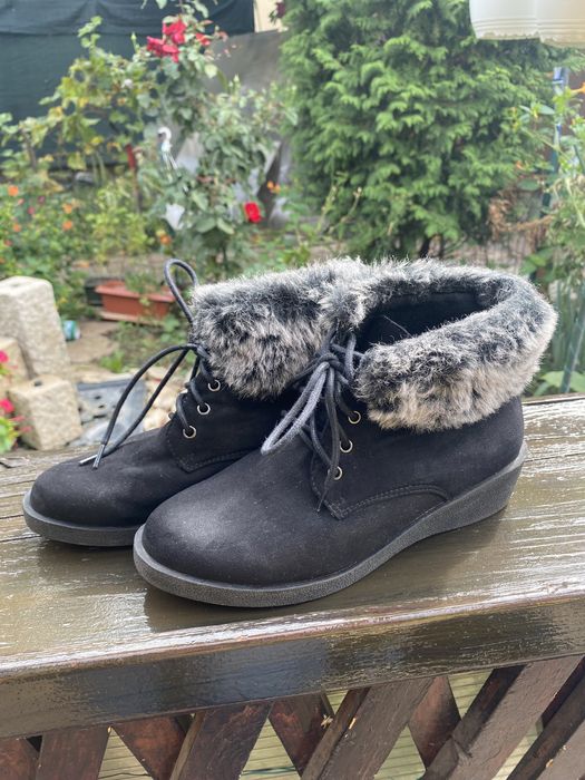 Botine pe glezna cu blanita H&M  marimea 35