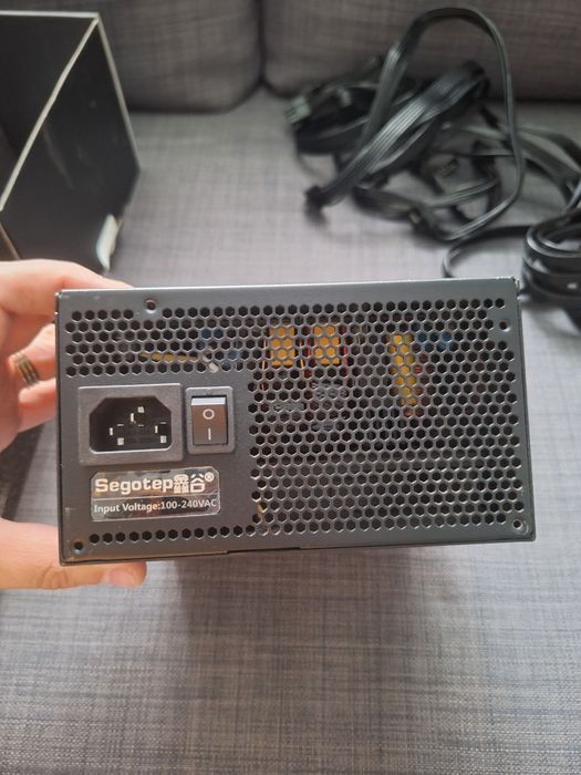 Vând Sursa Modulara Segotep GP900G, 800W, 80 PLUS Gold