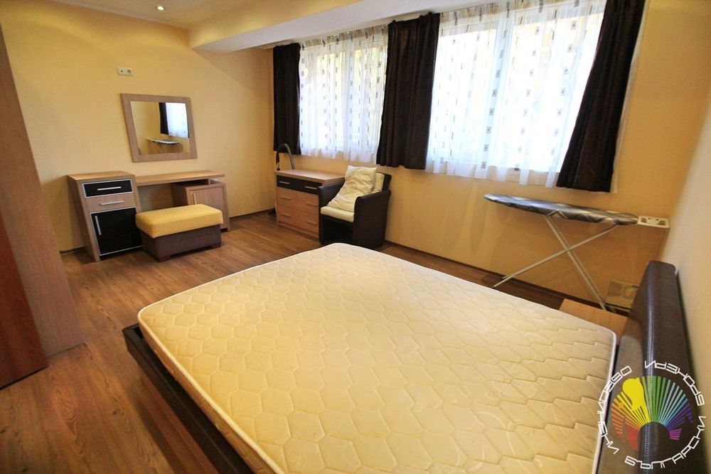 Дава се под наем Двустаен апартамент в Бургас, Изгрев - 75 кв.м за 459 € - Снимка #12