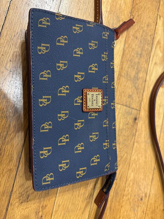 Dooney & Bourke Gingy Crossbody дамска мини чанта