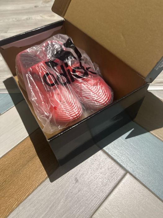 Adidas predator красный цвет