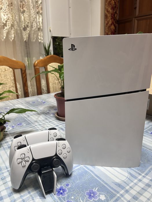 Продам Sony Playstation 5