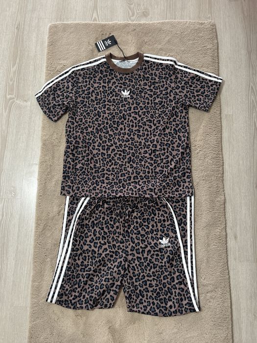 Compleu Adidas animal print