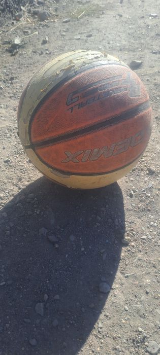 Продам баскетболный мяч мяч за 1500тг