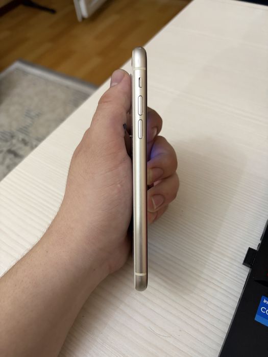 Продам Iphone 11