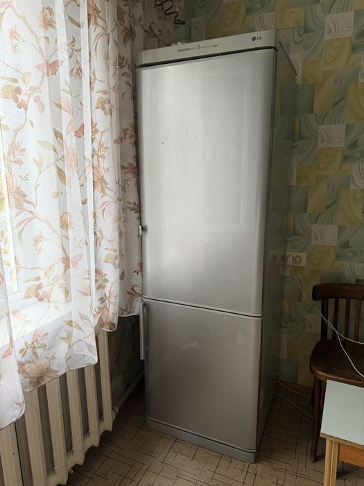 Продам холодильник