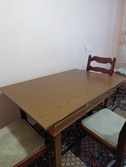 Продается деревянный раскладной стол