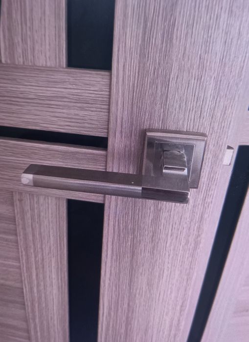 Продам межкомнатные двери