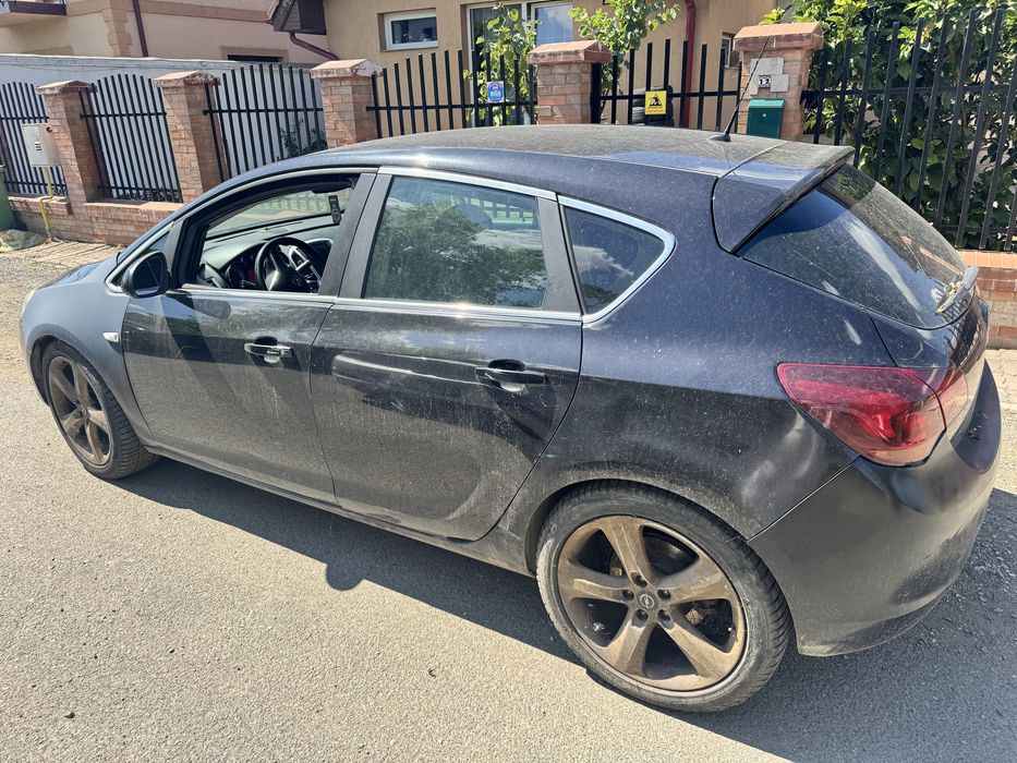 Opel astra j 2010