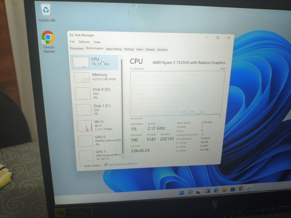 Leptop de gaming nitro V 15 , 165Hz 16GB RAM  DDR5 , procesr  AMD Ryzen 5 7535HS Redeon Graphics Cu placă video dedicată de la Nividia  RTX 3050 6GB