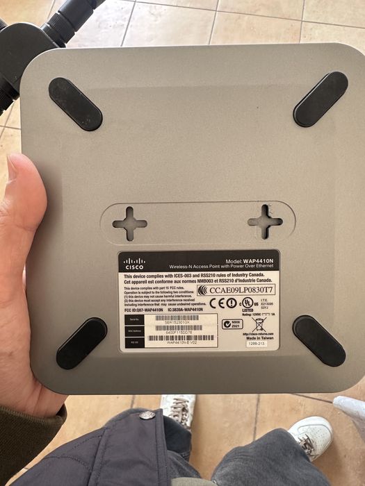 Cisco (PoE Switch + 4 Access Point) коммутатор и точки доступа 4 шт