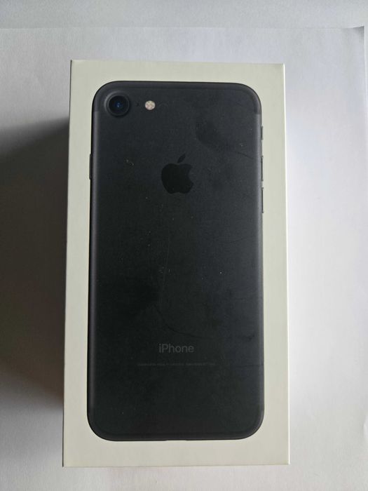Продавам Iphone 7, 32 GB