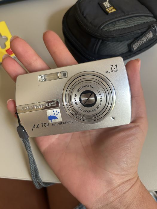 Camera compacta Olympus μ700