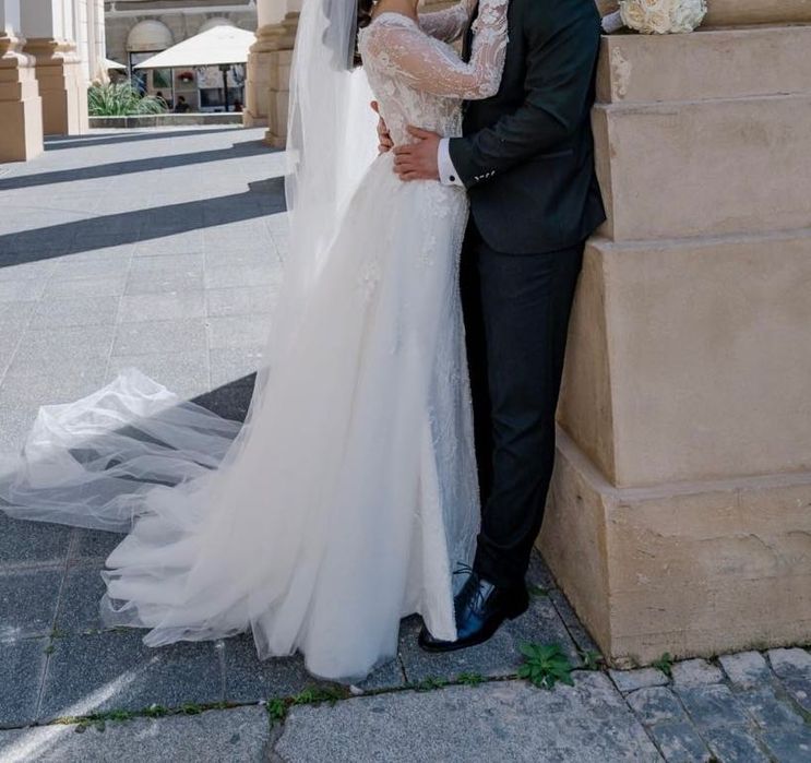 Vând rochie de mireasă, în stare impecabilă, mărimea S-M