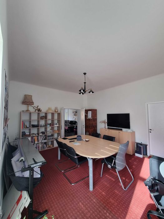 PF Inchiriez Spatiu  Andrei Muresanu