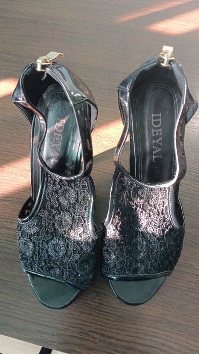 Женская обувь Босоножки