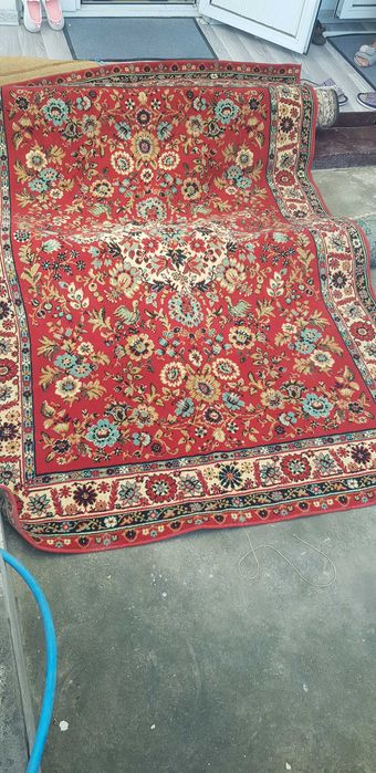 Продается симпатичный красочный ковер размером  170х250