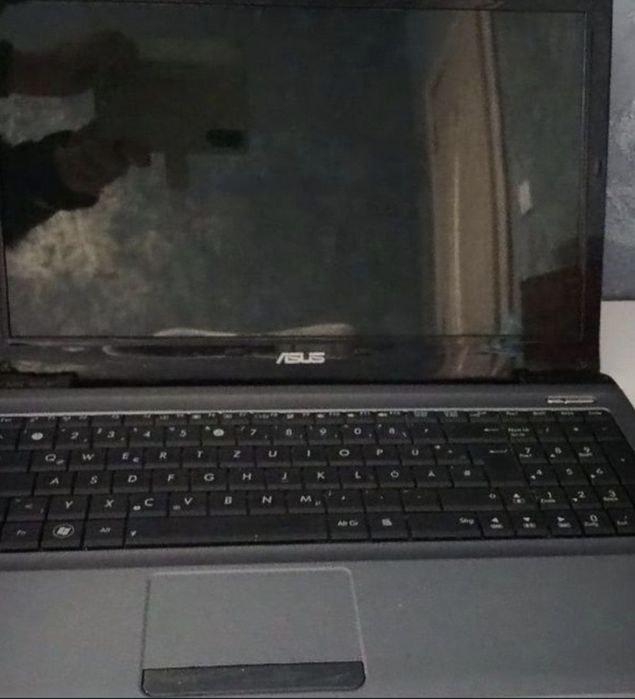 Лаптоп Asus на части