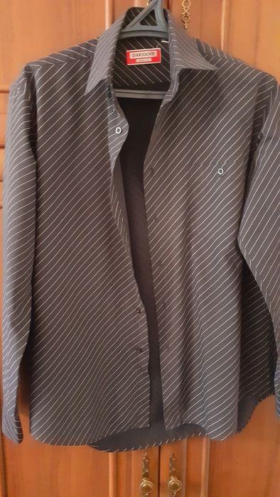 Продам мужскую турецкую темно - синюю рубашку. 48 размер.