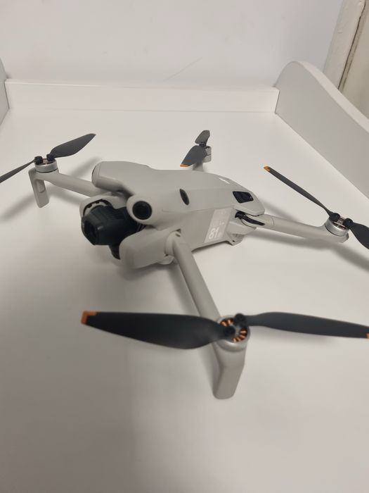 DJI mini 4 pro.