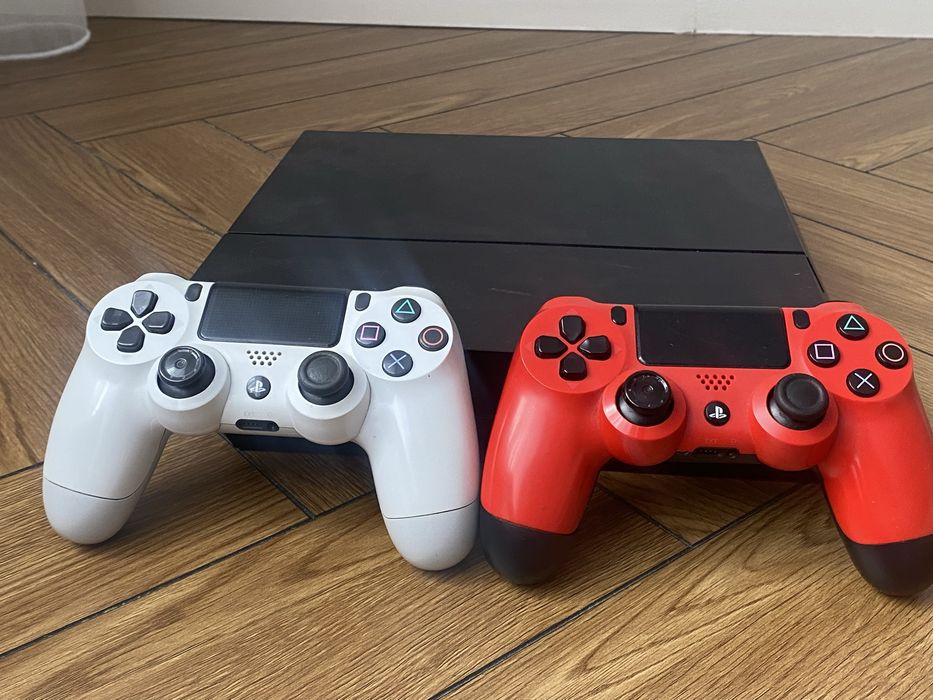 Ps4+2 геймпада+ гта5 премиюмFIFA19 + FIFA26на аккаун