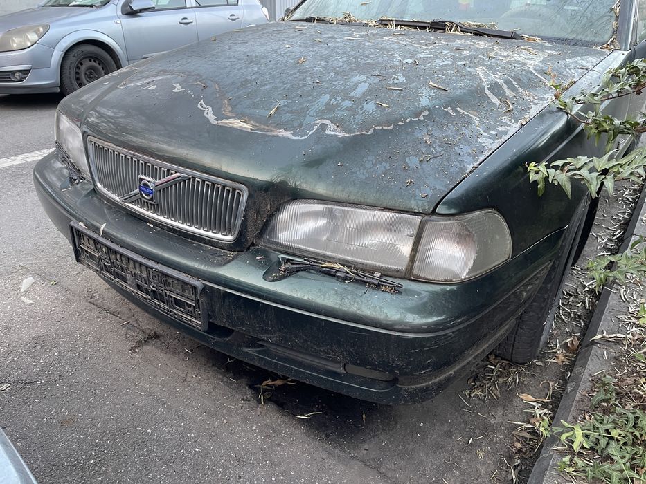Dezmembrez Volvo V70 2.5 20v 1998