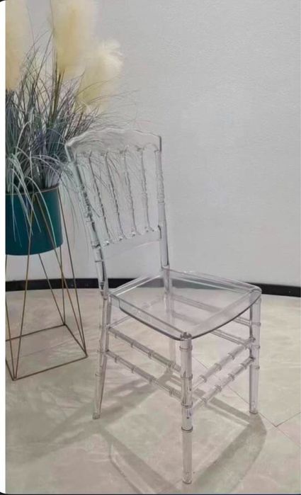 Прозрачные стулья Кьявари