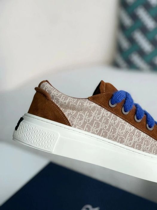 CD B33 / Light Grey / Brown / Grey