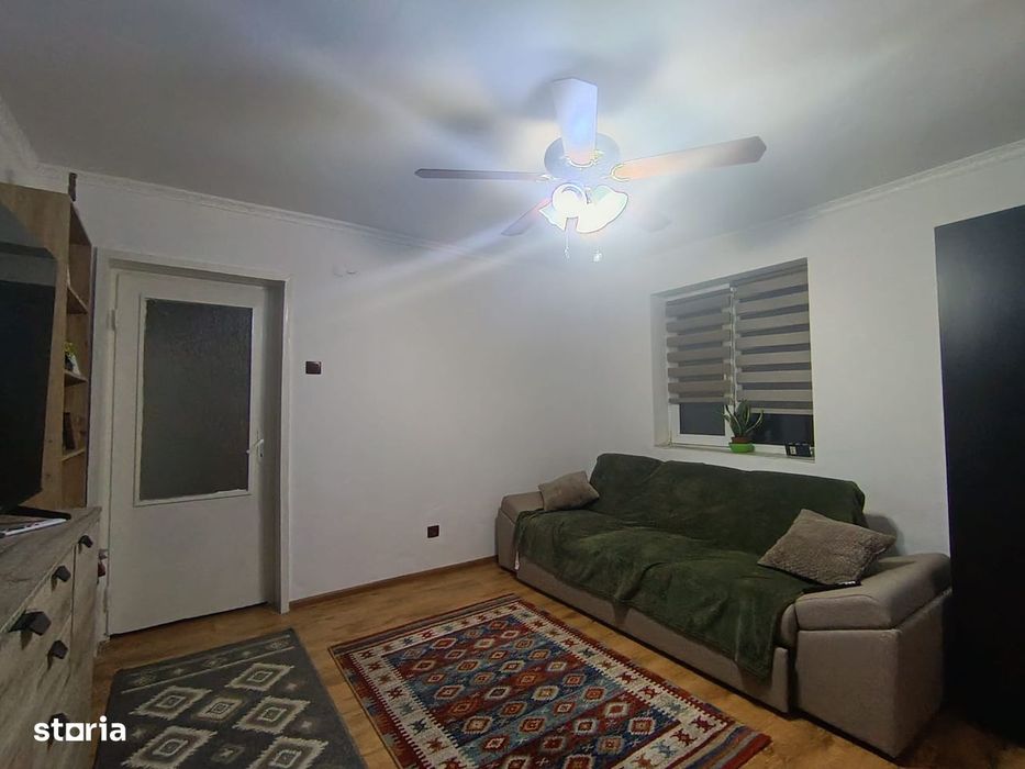 Apartament 2 camere etaj 3 mobilat utilat zona Sf Vineri