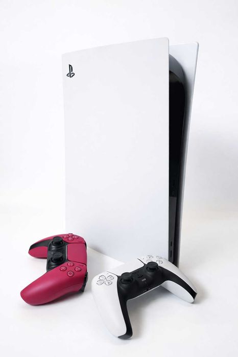 PlayStation 5 PS5 Disc Edition + 2 controllere + Charging Station