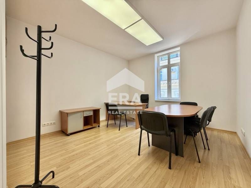 Дава се под наем Офис в София, Център - 92 кв.м за 1656 € - Снимка #4