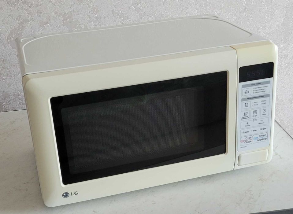 Продаю микроволновую печь LG
