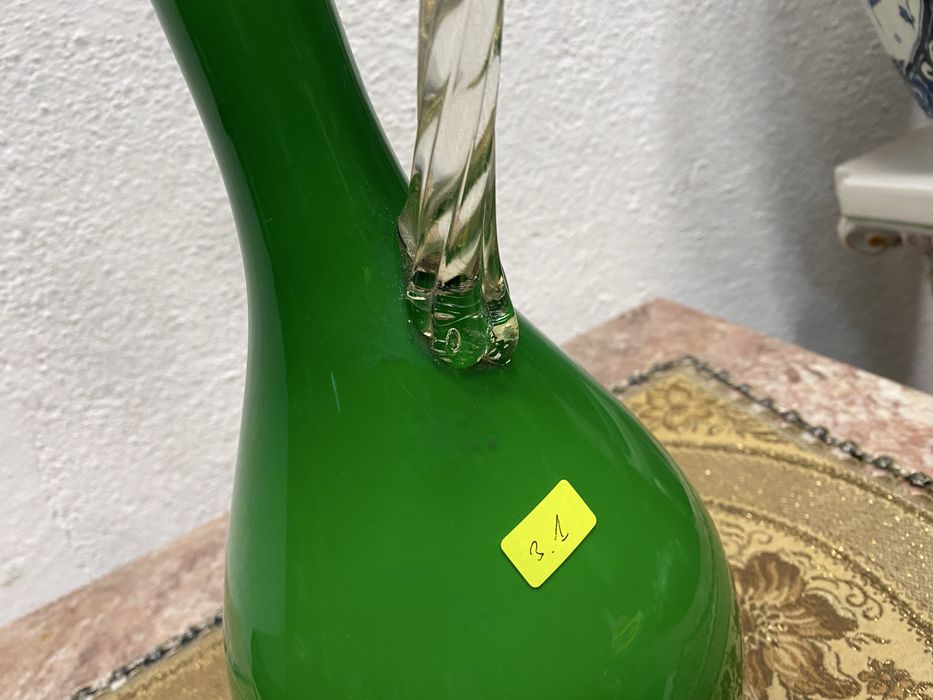 Италианска ваза от разтопено стъкло опалин