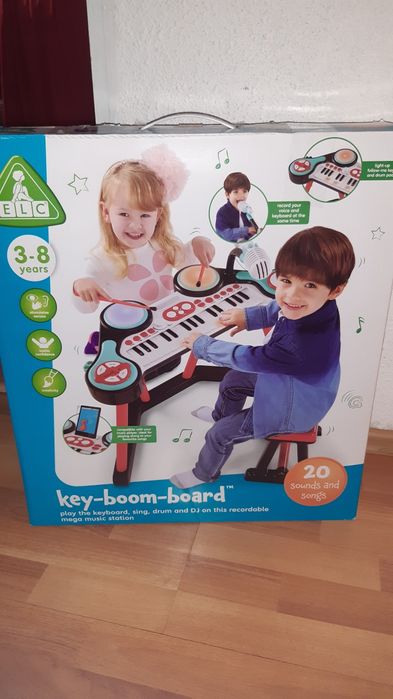 Orga cu tobe si scaun Mothercare