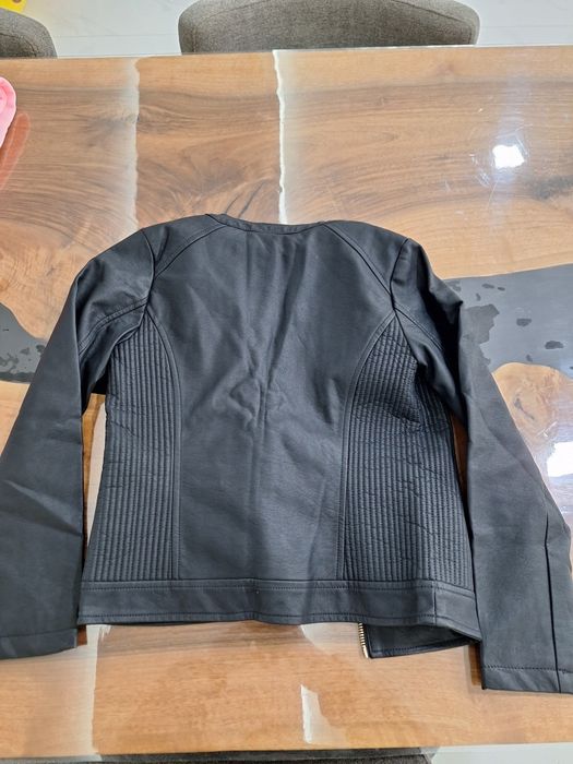 Кожено яке за момиче