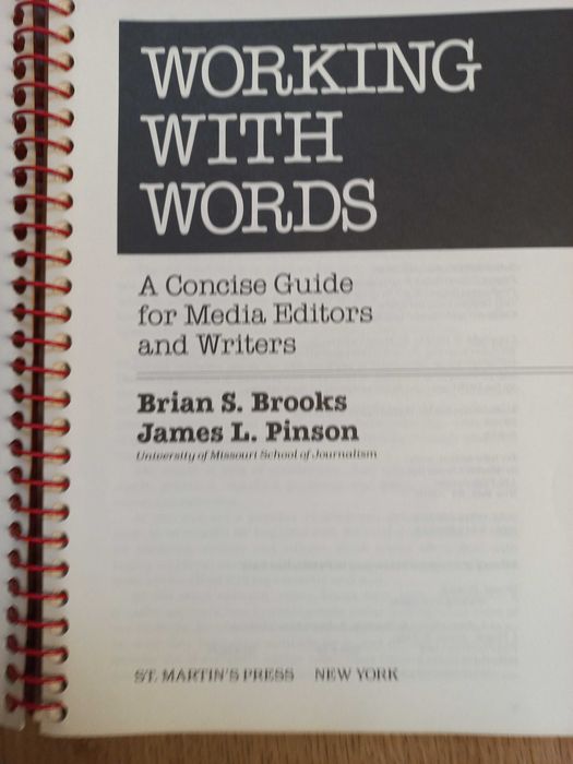 Английски за журналисти Working with words
