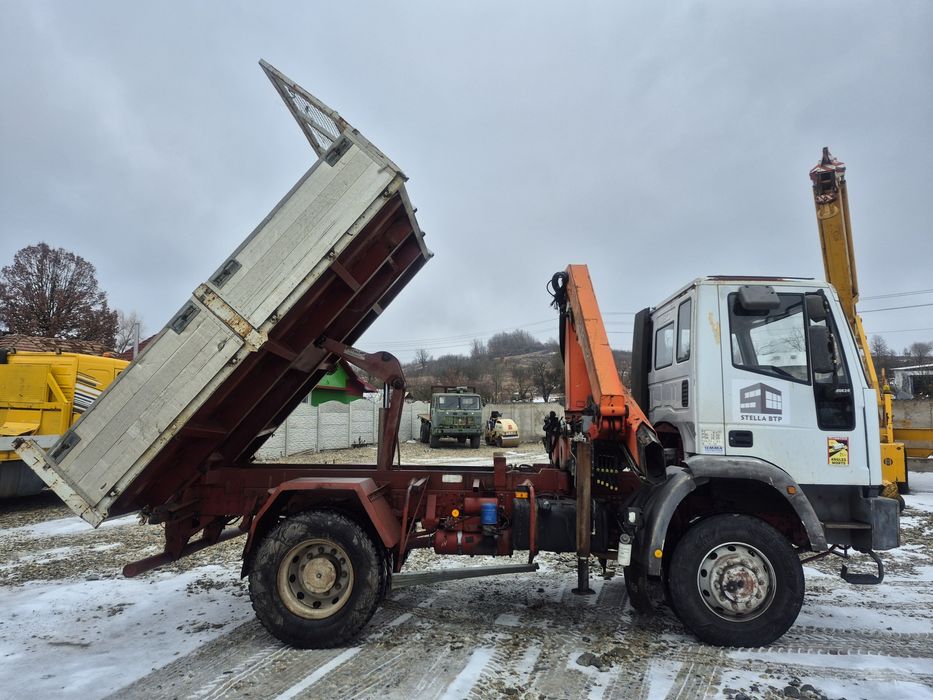 Camion Iveco Eurocargo 4x4 basculabil cu macara