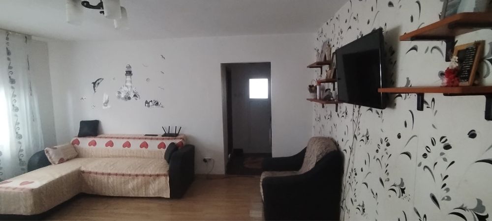 Vand apartament cu 2 camere, zona 9mai