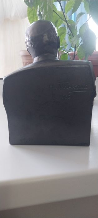 Продам бюст Ленина