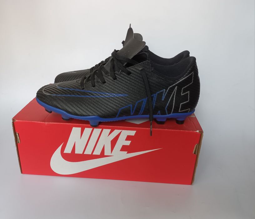 Футболни бутонки "Найк"