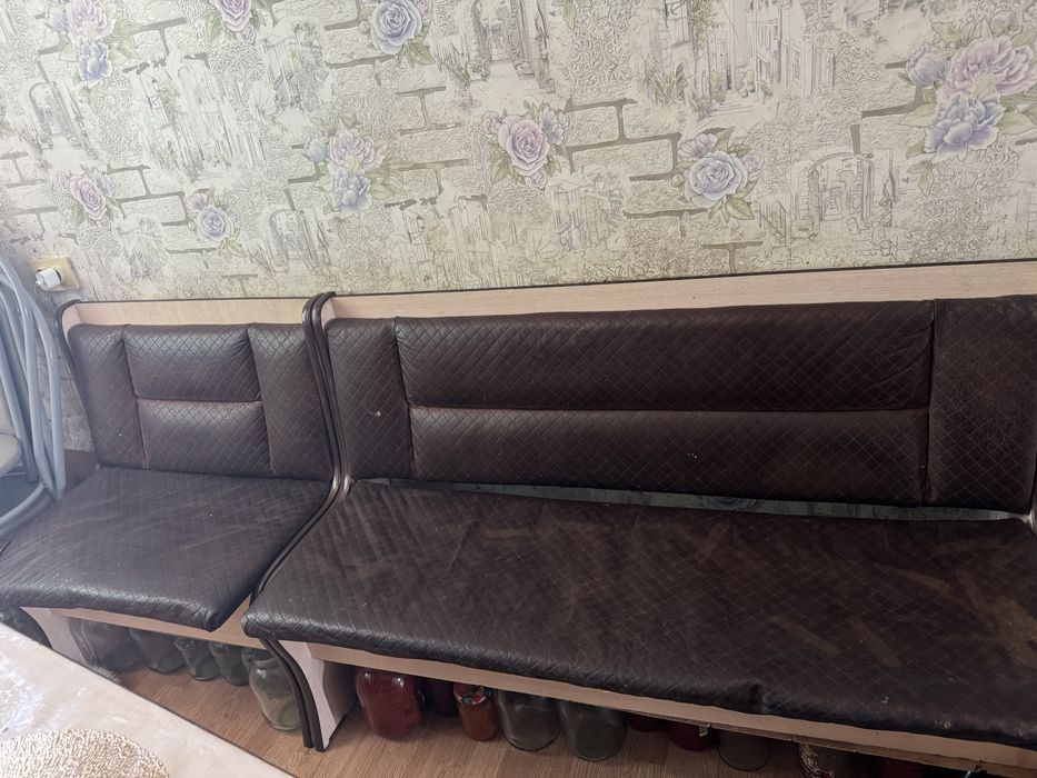 Продам кухонный уголок мебель