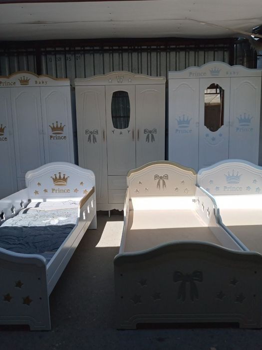 Детская кровать б