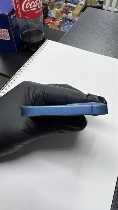 Продаю Б/У IPhone 13