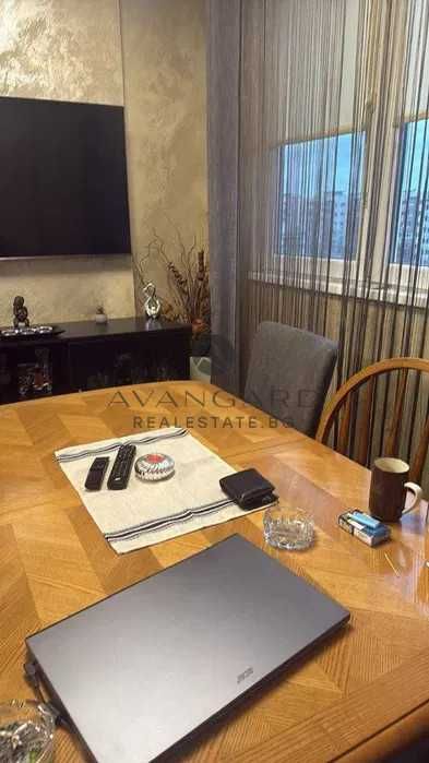 Продава се Тристаен апартамент в Пловдив, Изгрев - 80 кв.м за 1625 €/кв.м - Снимка #2