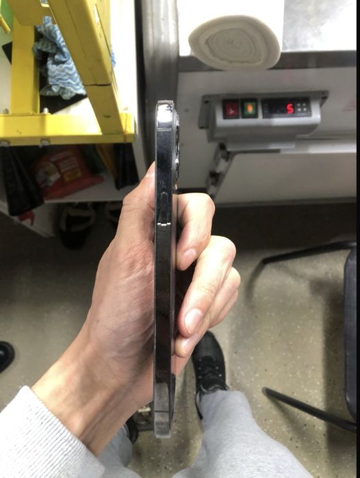 Продам iphone 12 pro max 256gb