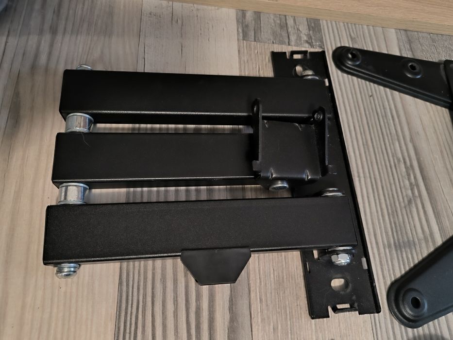 Стенна стойка за телевизор с рамо 32-65"