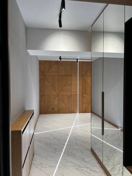 Паркентский рынок не доезжая Авиатор мост  2-комн/9-этаж/9-этажный дом