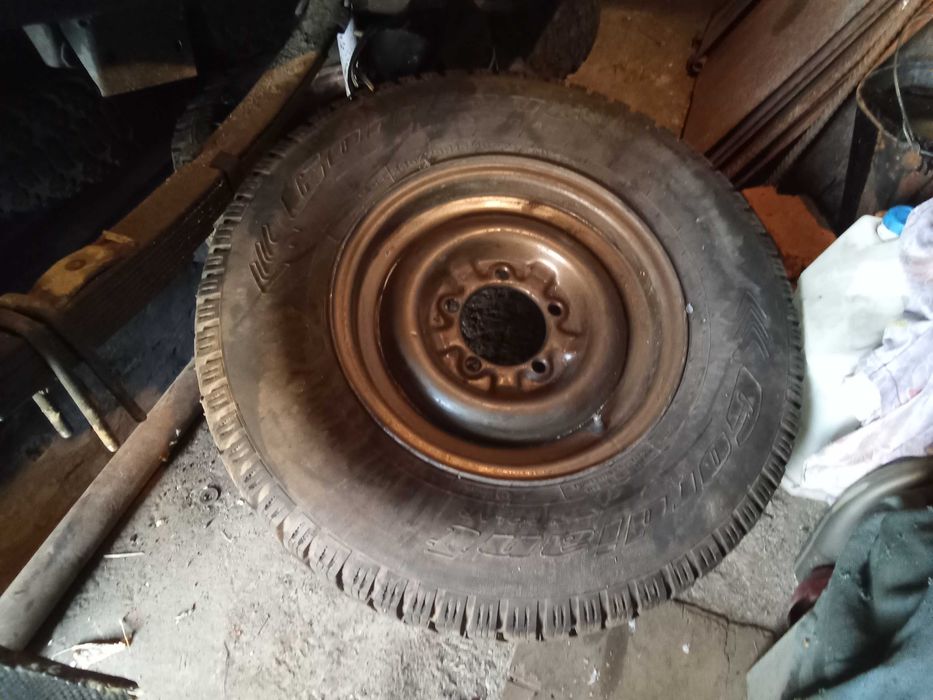 Запасное колесо .На Уаз Газ.